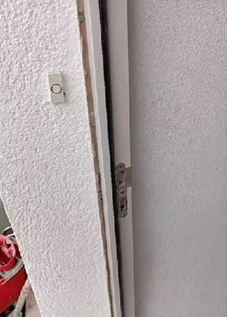 Portes : Porte assemblée frêne-laquage extérieur 12.webp