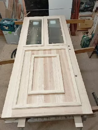 Portes : Porte d'entrée en frêne à peindre 23.webp