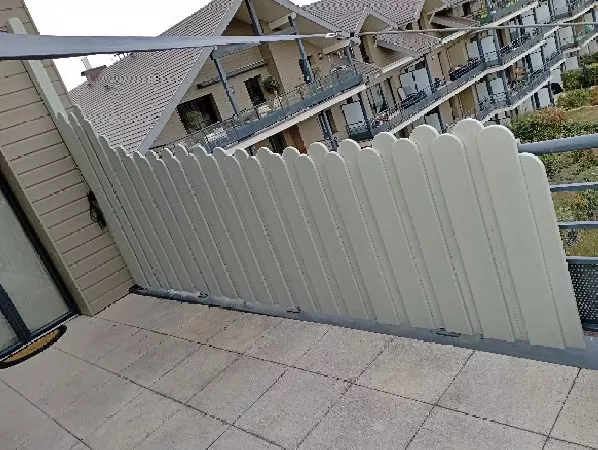 Terrasse : Barrière de terrasse et toile pare-soleil 49.webp