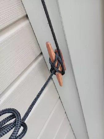 Terrasse : Système d'accroche de la toile pare-soleil 51.webp