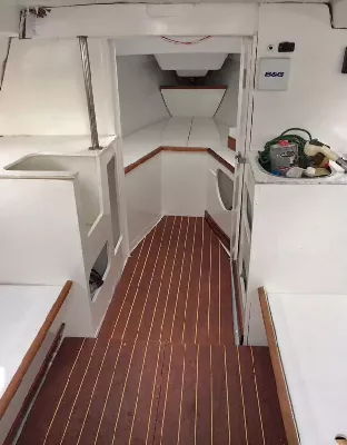 Voilier : Intérieur d’une cabine de bateau après 79.webp